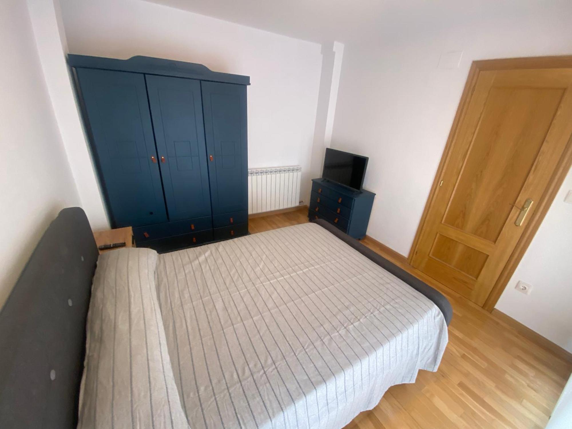 Apartamento Centrico Con Garaje Jaca Exteriör bild