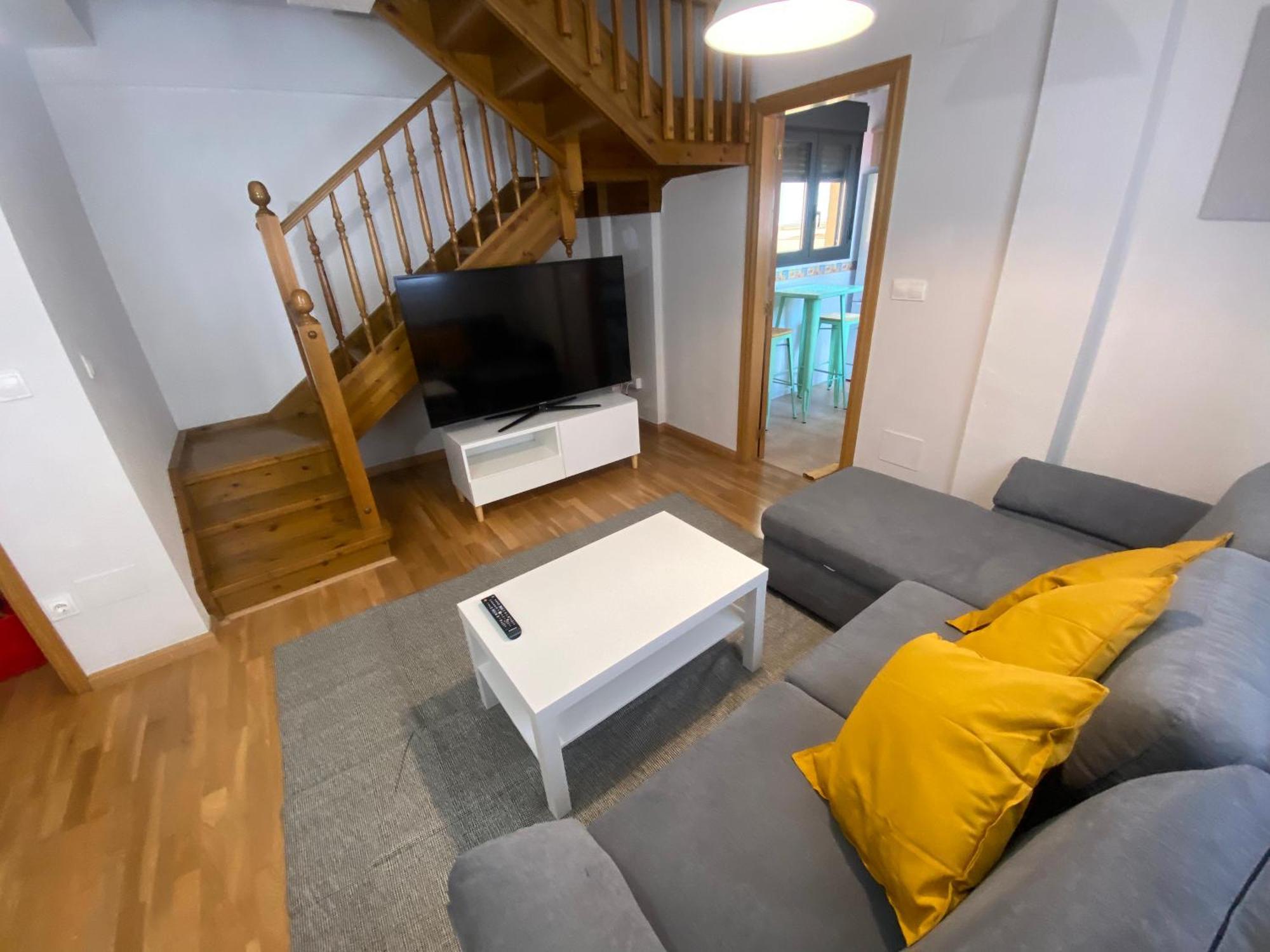 Apartamento Centrico Con Garaje Jaca Exteriör bild