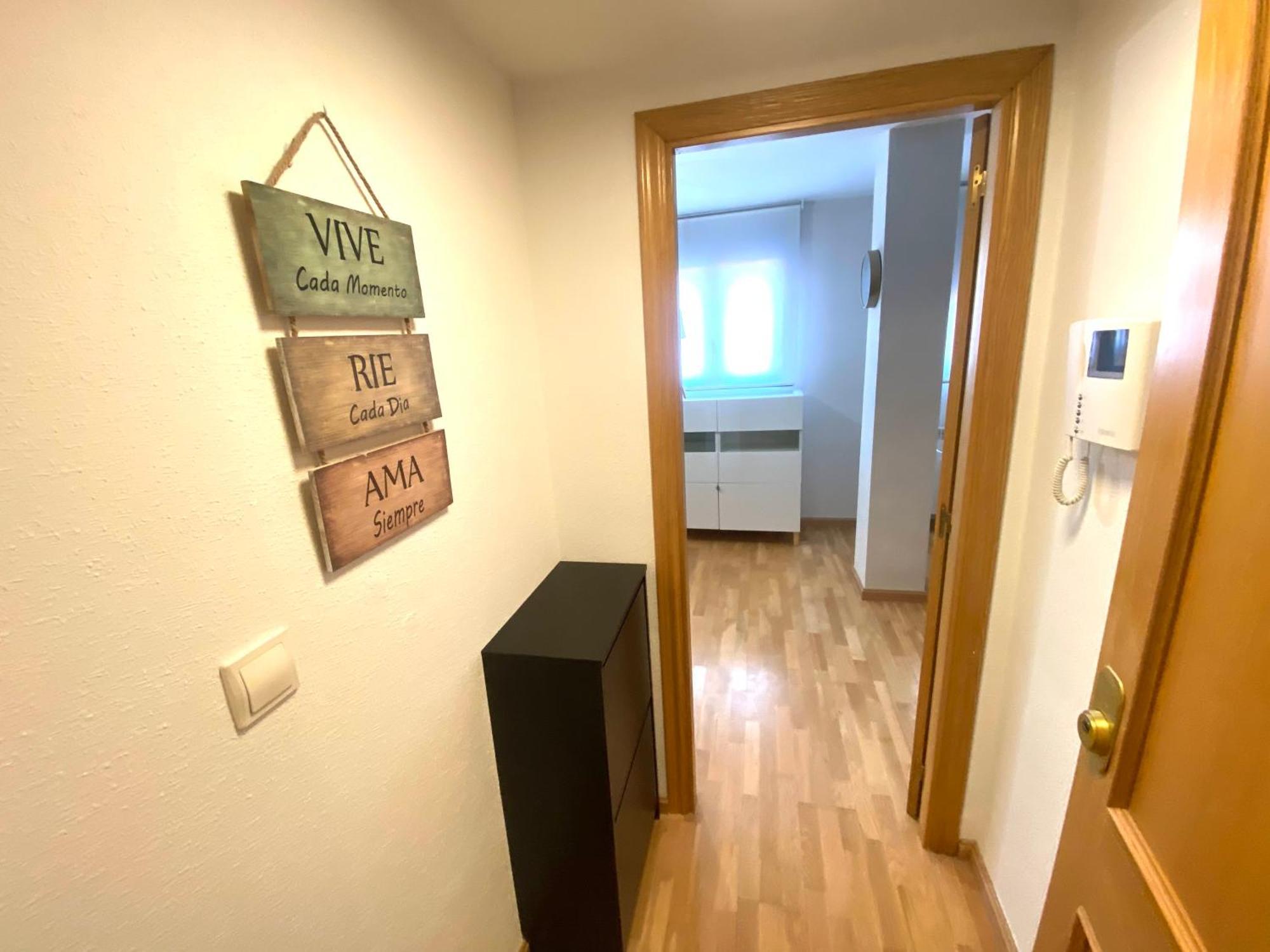 Apartamento Centrico Con Garaje Jaca Exteriör bild